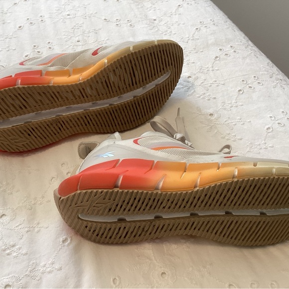 Women’s Reebok Zig Kinetica Size 8.5.   -5 - Picture 5 of 7